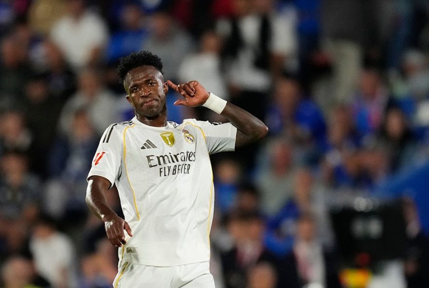 benzema-elogia-vini-jr.-e-ve-potencial-para-a-bola-de-ouro