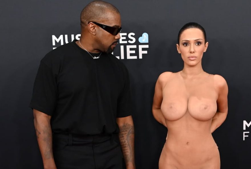 bianca-censori2C-esposa-de-kanye-west2C-choca-no-grammy-2025-com-nudez3A-sem-punicoes.-acompanhe-as-polemicas-envolvendo-o-casal-nas-redes-sociais