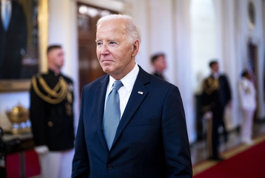 biden-pede-que-americanos-nao-esquecam-a-invasao-do-capitolio-e-promete-transicao-pacifica-de-poder