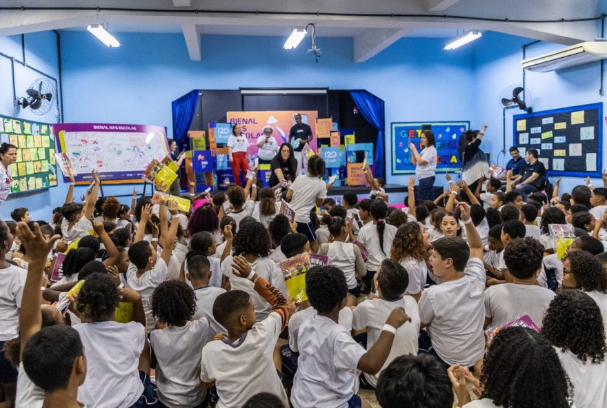 bienal-do-livro-rio-leva-literatura-para-escolas-publicas-do-rio-de-janeiro-e-baixada-fluminense3A-sucesso-garantido