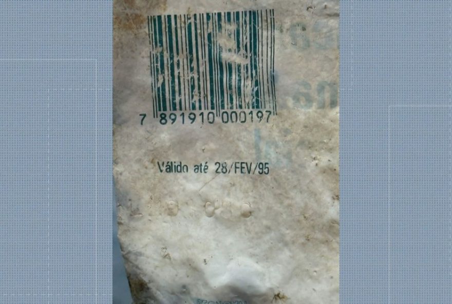 biologo-encontra-saco-plastico-de-acucar-de-30-anos-na-lagoa-rodrigo-de-freitas3A-implicacoes-para-o-ecossistema