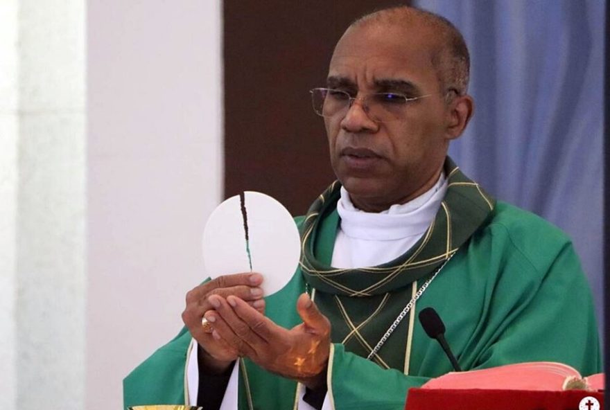 bispo-dom-pedro-cunha-se-despede-de-campanha-apos-10-anos-e-assume-diocese-de-nova-friburgo.-saiba-mais-sobre-a-transferencia
