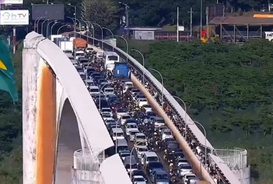 black-friday-na-fronteira3A-prova-de-resistencia-e-9525-de-desconto-no-paraguai-atraem-paranaenses-e-turistas