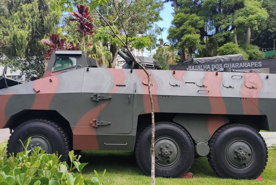 blindado-anfibio-de-11-toneladas-reforca-operacoes-da-pm-em-santa-catarina blindado-anfibio-de-11-toneladas-reforca-operacoes-da-pm-em-santa-catarina