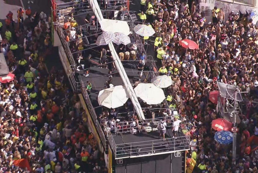 blocos-agitam-multidao-no-rio-durante-a-terca-feira-gorda3A-fervo-da-lud-e-tradicao-carnavalesca-em-destaque blocos-agitam-multidao-no-rio-durante-a-terca-feira-gorda3A-fervo-da-lud-e-tradicao-carnavalesca-em-destaque