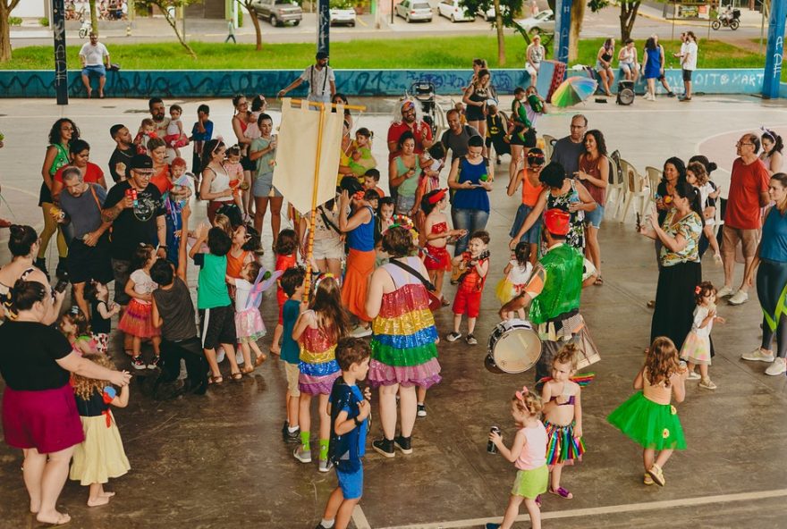 bloquinho-de-carnaval-do-de-taquita-em-presidente-prudente3A-diversao-garantida-para-toda-a-familia-aproveite-musicas2C-fantasias-e-brincadeiras-no-parque-do-povo