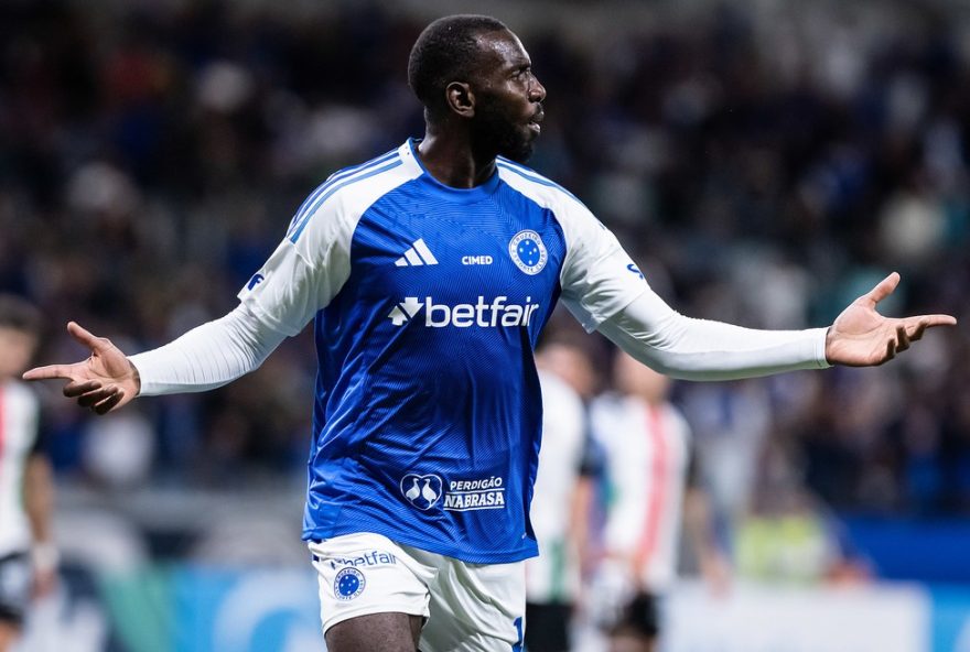 bolasie3A-contrato-no-cruzeiro-em-reta-final-e-brincadeiras-na-internet