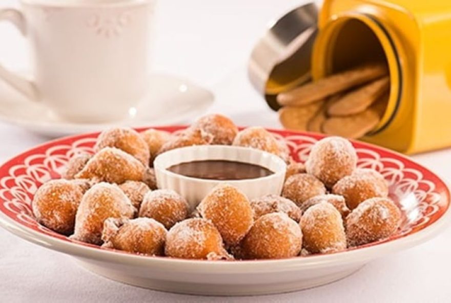 bolinho-de-chuva-sequinho3A-receita-facil-com-recheio-de-banana