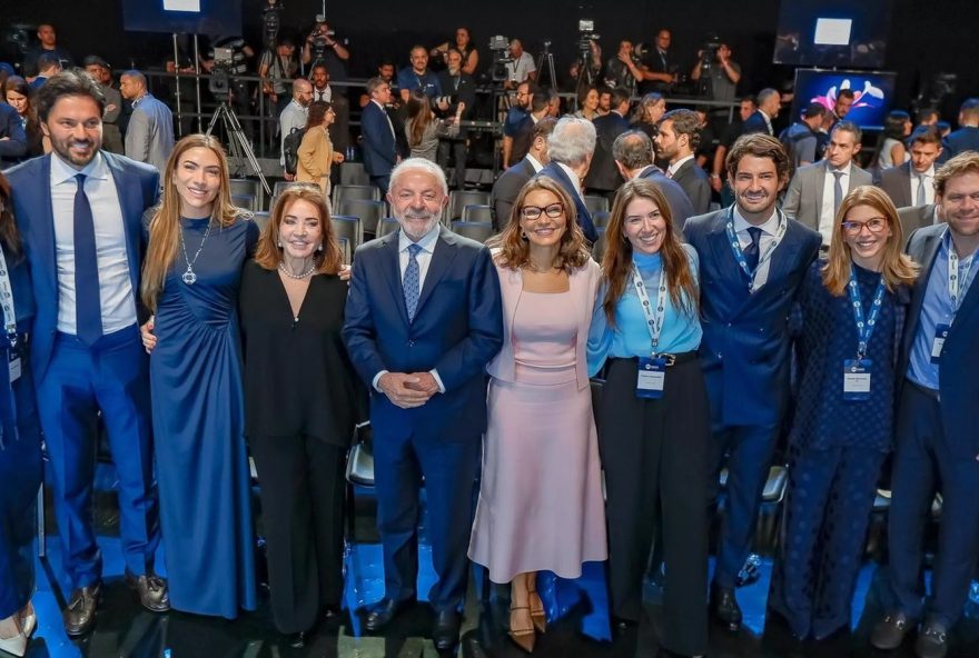 bolsonaristas-criticam-o-sbt-apos-presenca-de-lula-em-evento bolsonaristas-criticam-o-sbt-apos-presenca-de-lula-em-evento