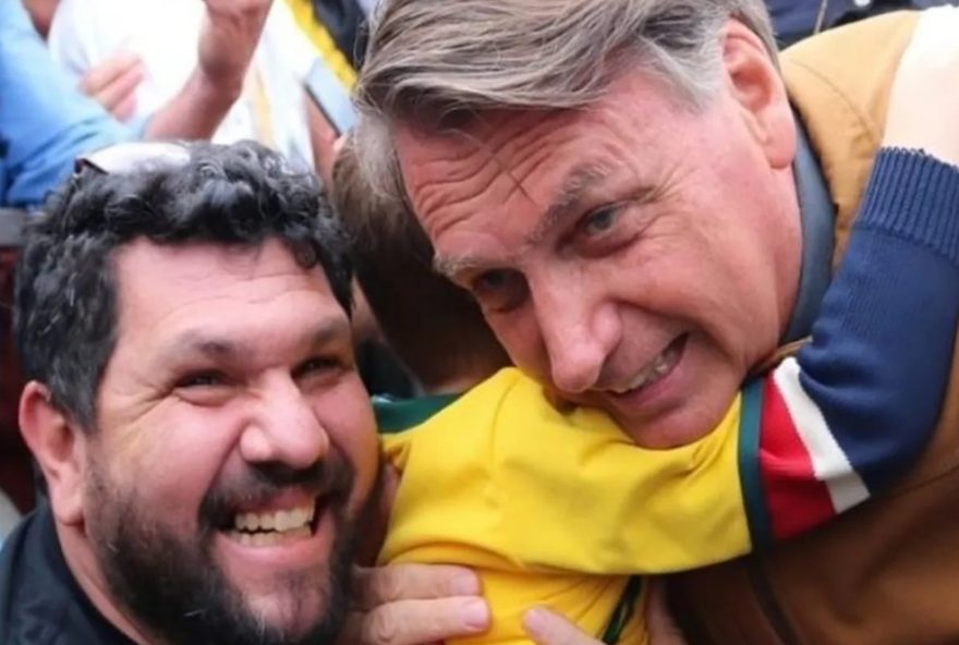 bolsonaro-abrigou-oswaldo-eustaquio-e-influenciadores-em-quarteis3A-detalhes-da-delacao-do-tenente-coronel-mauro-cid