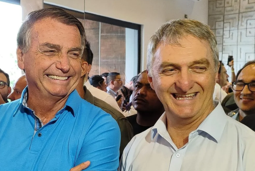 bolsonaro-acerta-quadra-na-mega-da-virada-ao-apostar-no-numero-132C-revela-irmao bolsonaro-acerta-quadra-na-mega-da-virada-ao-apostar-no-numero-132C-revela-irmao