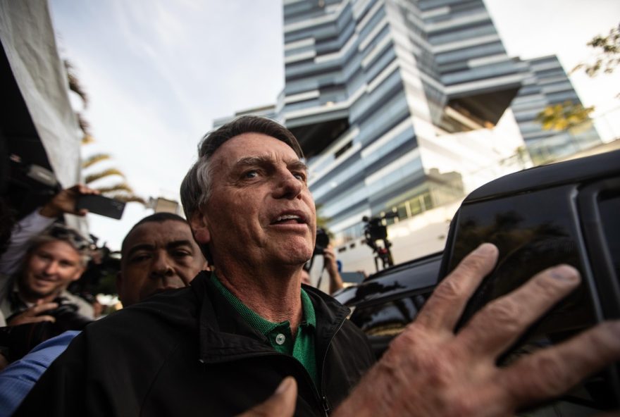bolsonaro-afirma-ter-repassado-r24-2-milhoes-a-eduardo-bolsonaro-e-nega-envolvimento-com-zambelli