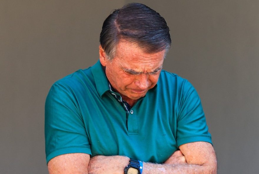 bolsonaro-chega-ao-hospital-apos-autorizacao-de-moraes3A-exames-e-cuidados-medicos-apos-mal-estar-e-queda bolsonaro-chega-ao-hospital-apos-autorizacao-de-moraes3A-exames-e-cuidados-medicos-apos-mal-estar-e-queda