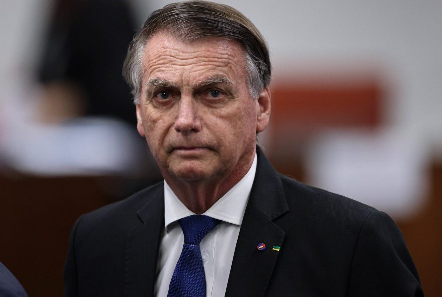 bolsonaro-critica-homenagem-a-lula-no-carnaval-do-rio bolsonaro-critica-homenagem-a-lula-no-carnaval-do-rio