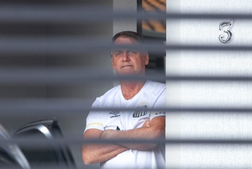bolsonaro-e-damares-unem-se-em-oracao-antes-de-julgamento-no-stf