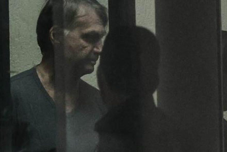 bolsonaro-e-levado-para-hospital-apos-passar-mal-na-prisao bolsonaro-e-levado-para-hospital-apos-passar-mal-na-prisao