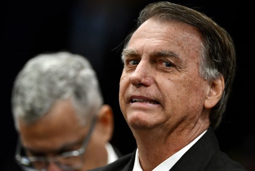 bolsonaro-enfrenta-falta-de-apetite-e-vomitos-as-vesperas-de-veredicto-por-golpismo2C-diz-seu-filho