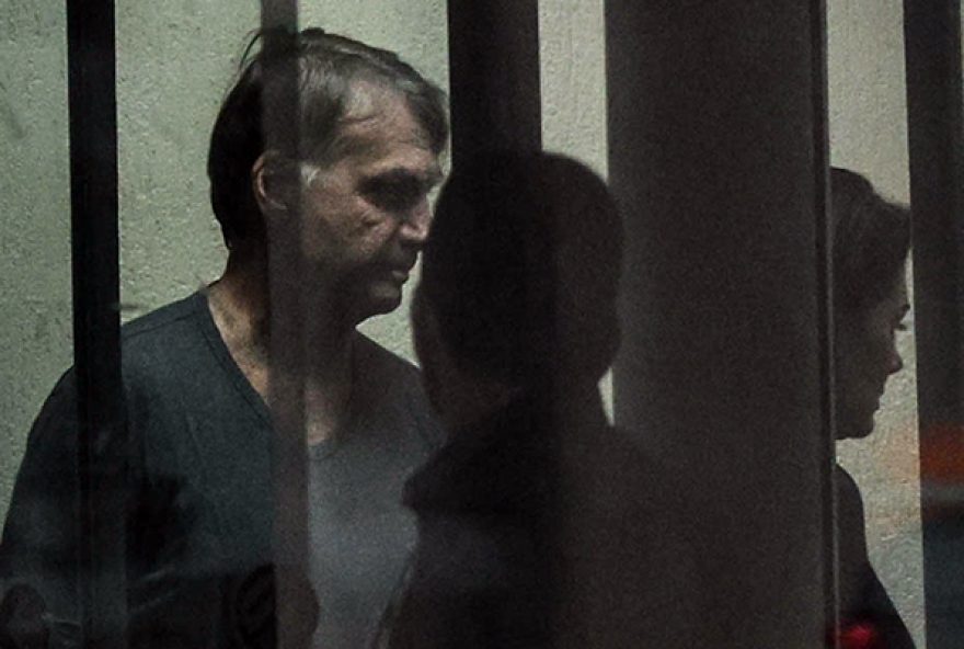 bolsonaro-esta-com-pulmao-comprometido-e-ficara-na-uti-ate-sabado bolsonaro-esta-com-pulmao-comprometido-e-ficara-na-uti-ate-sabado