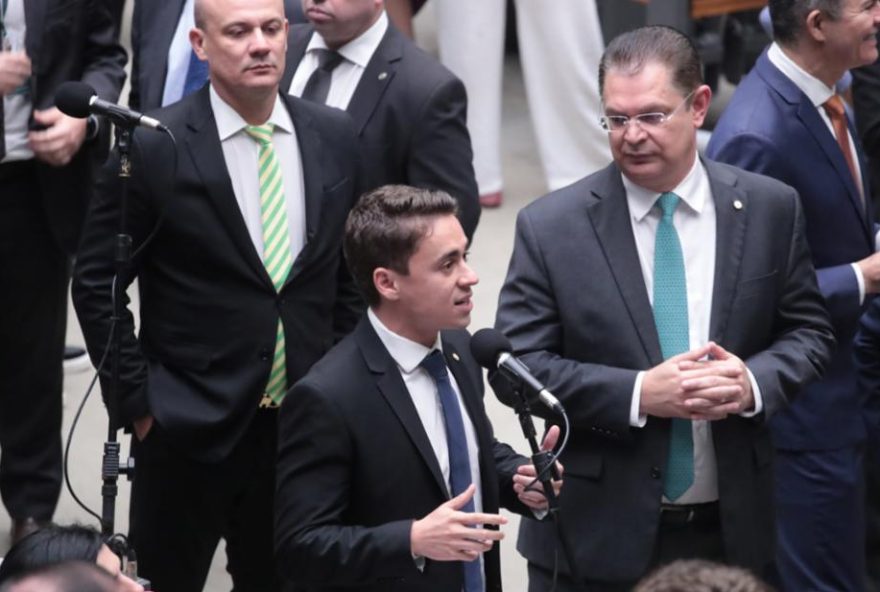 bolsonaro-lamenta-criticas-da-direita-a-michelle-em-carta-a-mao bolsonaro-lamenta-criticas-da-direita-a-michelle-em-carta-a-mao