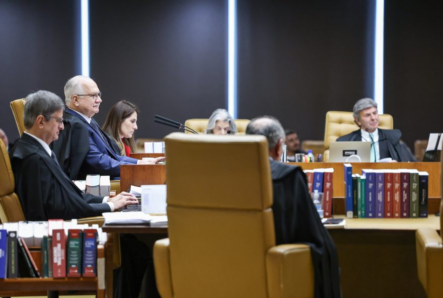 bolsonaro-lanca-flavio-para-2026-e-divide-a-direita bolsonaro-lanca-flavio-para-2026-e-divide-a-direita