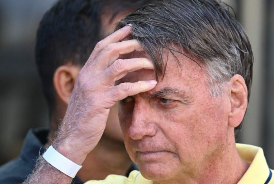 bolsonaro-lascia-lospedale-e-torna-in-cella-dopo-ricovero-per-caduta bolsonaro-lascia-lospedale-e-torna-in-cella-dopo-ricovero-per-caduta