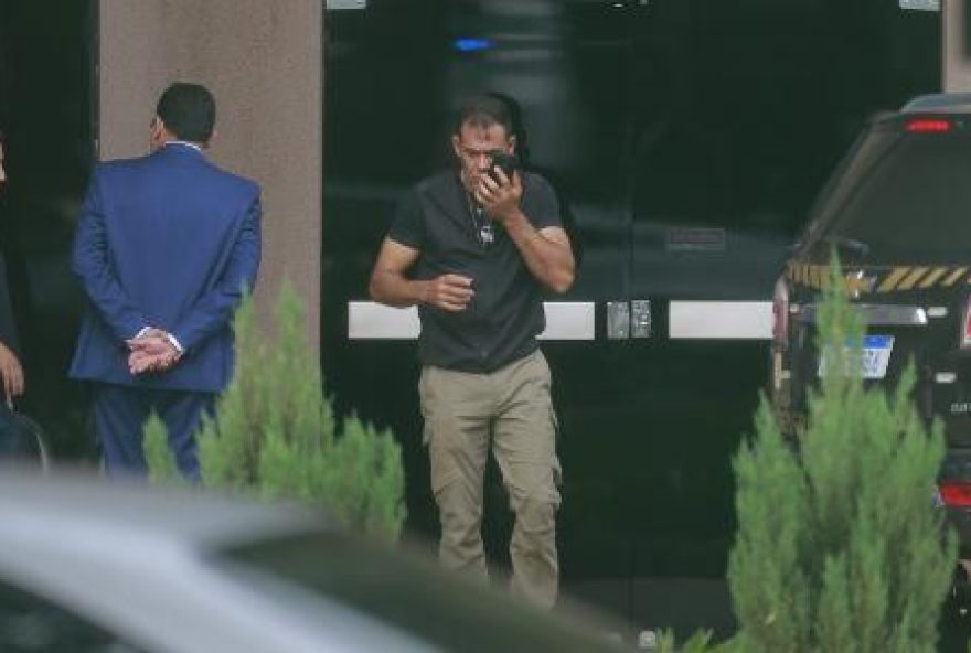 bolsonaro-nao-demonstrou-resistencia-a-prisao3A-nem-um-soluco