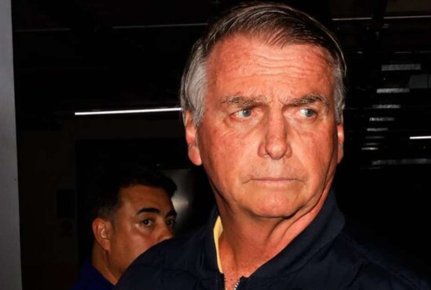 bolsonaro-passa-por-endoscopia-apos-cirurgia-para-conter-solucos bolsonaro-passa-por-endoscopia-apos-cirurgia-para-conter-solucos