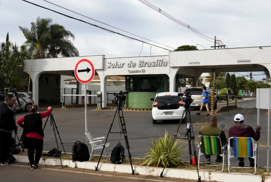 bolsonaro-pede-absolvicao-e-defende-inocencia-em-meio-a-acusacoes-absurdas