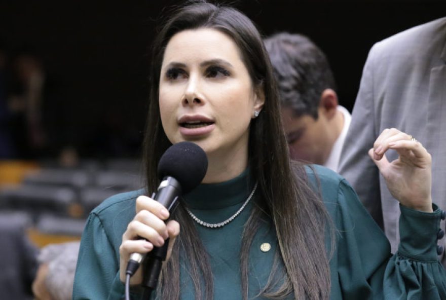 bolsonaro-pede-autorizacao-para-receber-visita-de-carol-de-toni bolsonaro-pede-autorizacao-para-receber-visita-de-carol-de-toni