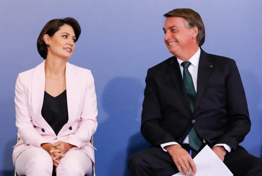 bolsonaro-pede-que-michelle-se-envolva-na-politica-apenas-apos-marco-e-defende-uniao-da-direita-para-eleicao-de-2026 bolsonaro-pede-que-michelle-se-envolva-na-politica-apenas-apos-marco-e-defende-uniao-da-direita-para-eleicao-de-2026