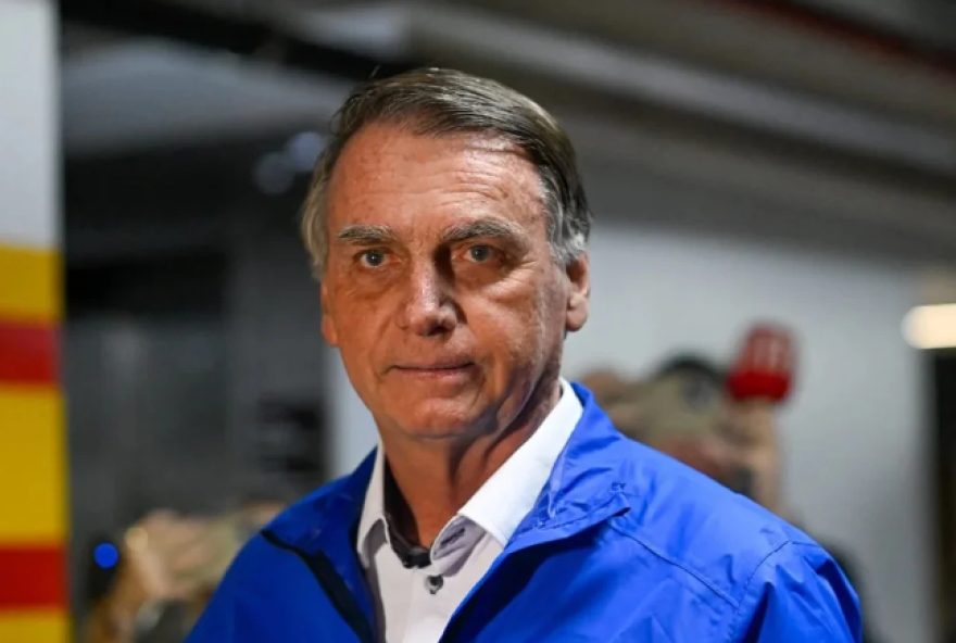 bolsonaro-recebe-alta-da-uti-e-e-transferido-para-quarto bolsonaro-recebe-alta-da-uti-e-e-transferido-para-quarto