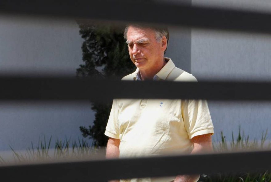 bolsonaro-recebera-aliados-de-castro-e-tarcisio-na-papuda-em-meio-a-indefinicoes-para-governos-de-rj-e-sp bolsonaro-recebera-aliados-de-castro-e-tarcisio-na-papuda-em-meio-a-indefinicoes-para-governos-de-rj-e-sp