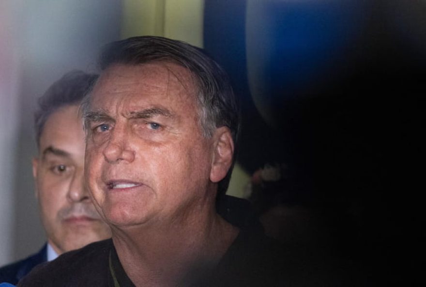 bolsonaro-se-une-a-bancada-do-pl-para-derrubar-norma-da-receita-sobre-o-pix