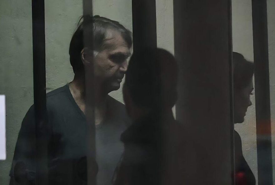 bolsonaro-solicita-presenca-de-cardiologista-e-fisioterapeuta-na-policia-federal