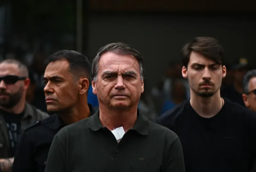 bolsonaro-tera-que-cumprir-pena-de-prisao-efetiva-por-pelo-menos-sete-anos