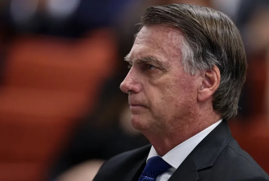 bolsonaro-vai-sair-da-prisao-domiciliar-para-fazer-exames