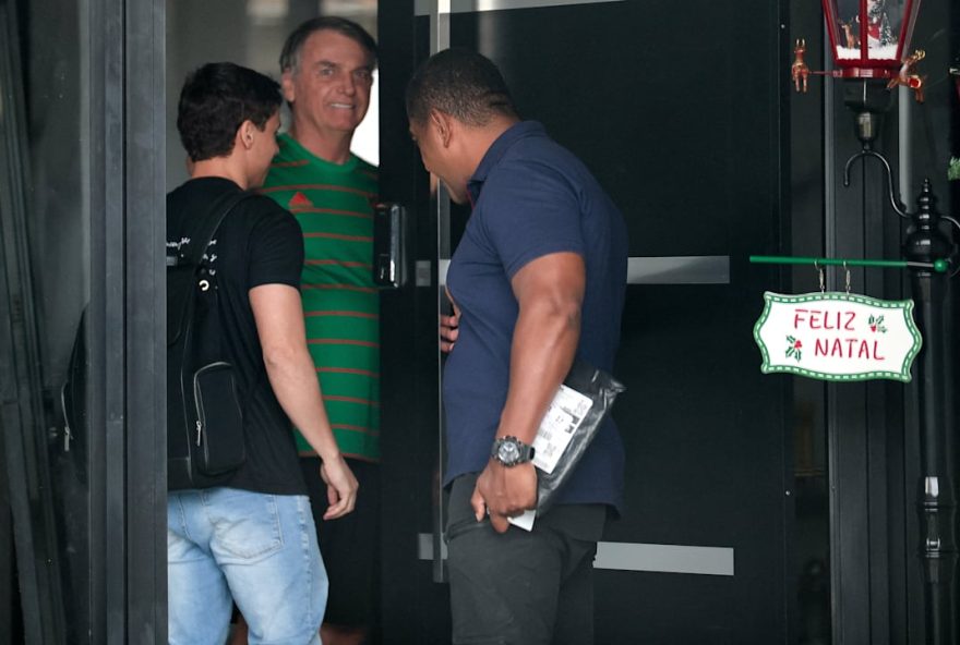 bolsonaro-verhaftet3A-fluchtplane-fuhren-ins-gefangnis