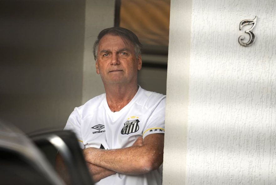 bolsonaro2C-sujeto-a-maxima-vigilancia-y-preocupacion-de-sus-hijos-antes-de-juicio-crucial-para-su-futuro