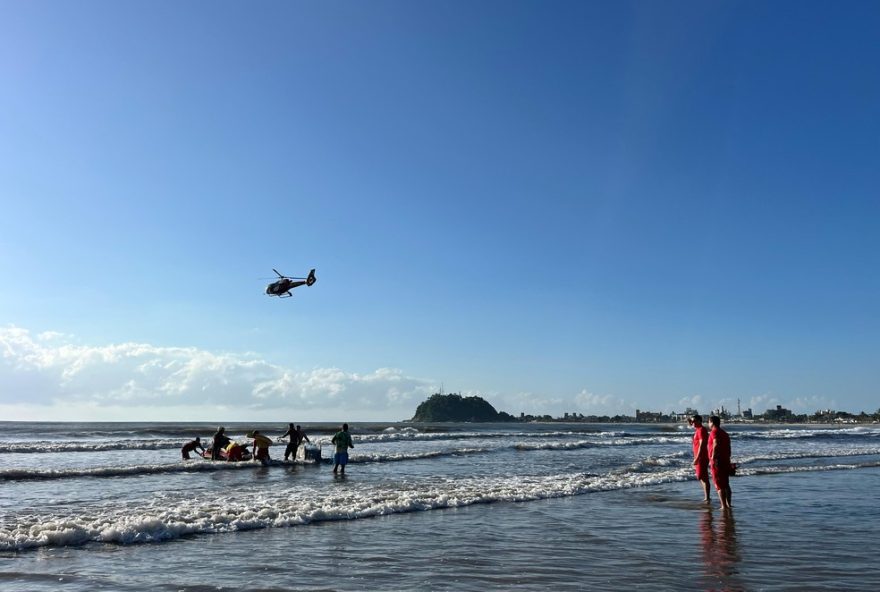 bombeiros-buscam-jovem-de-16-anos-desaparecido-no-mar-em-guaratuba2C-parana