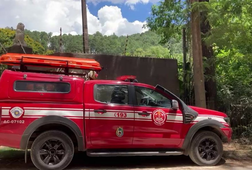 bombeiros-encerram-buscas-por-adolescente-desaparecido-em-cachoeira-de-joaquim-egidio