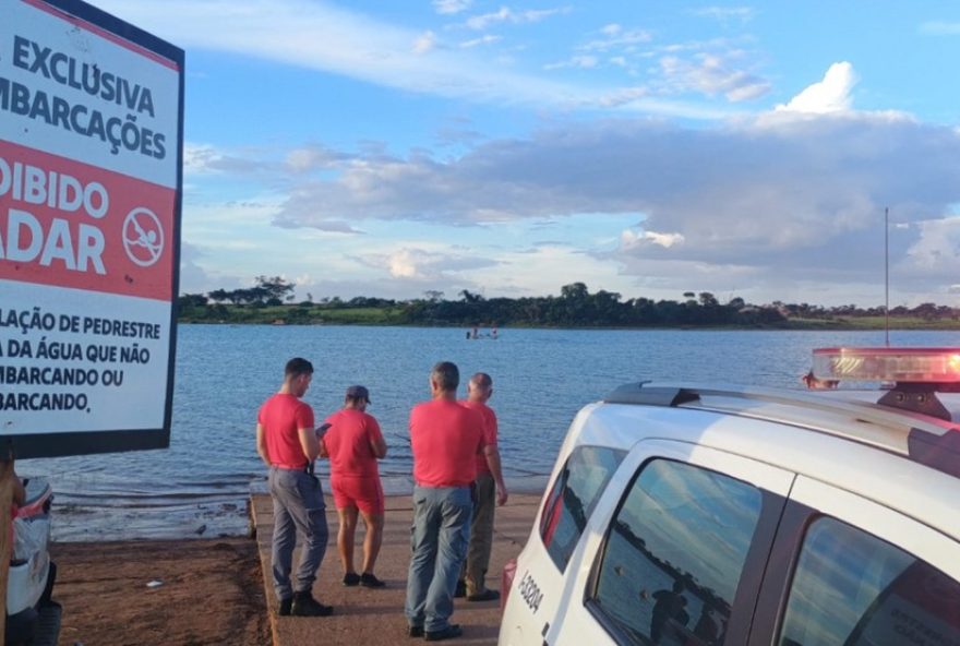 bombeiros-intensificam-buscas-por-militar-desaparecido-pilotando-moto-aquatica-no-rio-grande-em-guaraci-sp