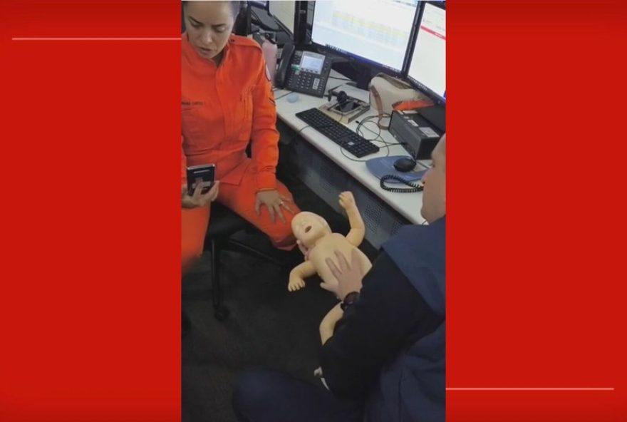 bombeiros-realizam-resgate-inovador-por-chamada-de-video-e-salvam-bebe-engasgado-no-df3A-assista-ao-video