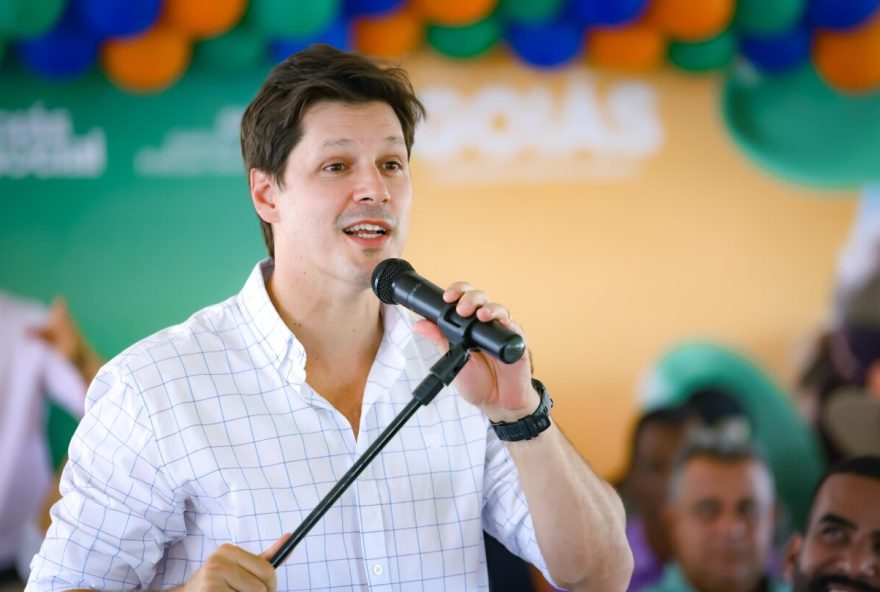 boneco-vice-Daniel-Vilela_Romullo-Carvalho-Secom-13-1215×810 (1) boneco-vice-Daniel-Vilela_Romullo-Carvalho-Secom-13-1215x810 (1)