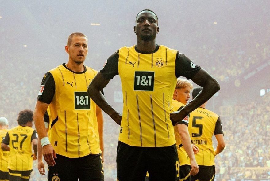 borussia-de-assegura-vaga-na-champions-league-ao-vencer-holstein-kiel-por-3-a-0-na-bundesliga