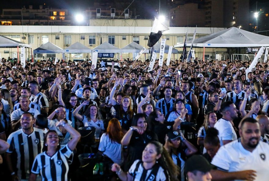 botafogo-anuncia-telao-em-general-severiano-para-transmissao-do-jogo-da-copa-intercontinental