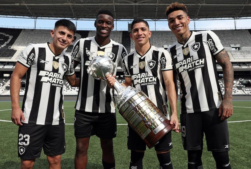botafogo-cobra-r24-410-milhoes-do-lyon-em-disputa-por-vendas-de-jogadores