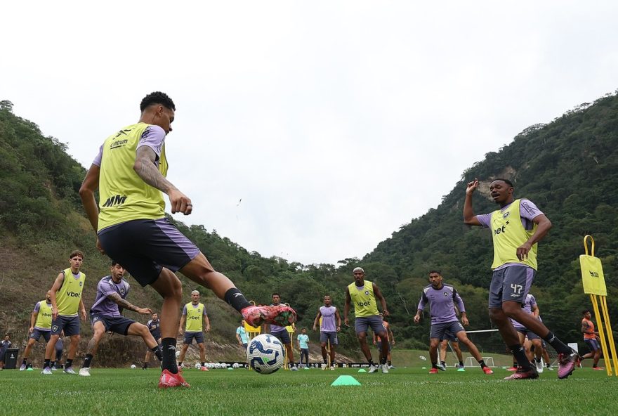 botafogo-com-forca-maxima-para-enfrentar-bragantino-nas-oitavas-da-copa-do-brasil