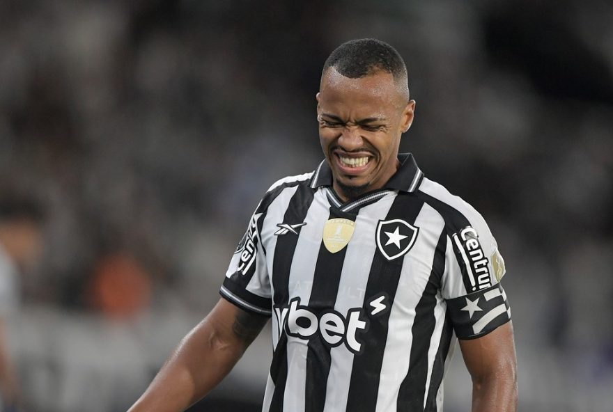 botafogo-e-palmeiras-acertam-termos-da-transferencia-de-marlon-freitas2C-mas-detalhes-atrasam-desfecho.-entenda-agora RJ - RIO DE JANEIRO - 14/08/2025 - COPA LIBERTADORES 2025, BOTAFOGO X LDU - Marlon Freitas jogador do Botafogo durante partida contra o LDU no estadio Engenhao pelo campeonato Copa Libertadores 2025. Foto: Thiago Ribeiro/AGIF