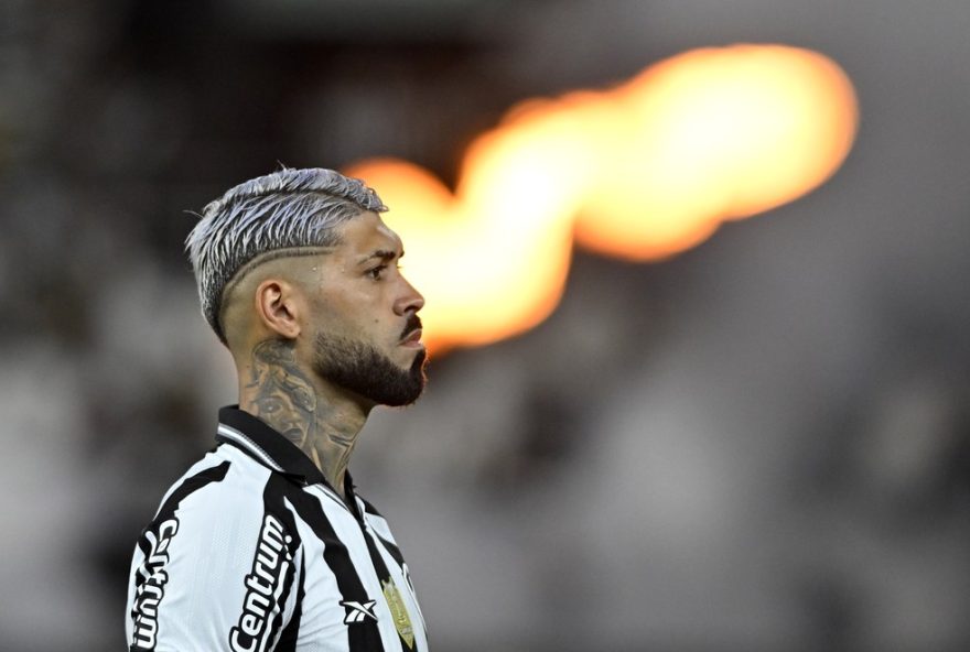 botafogo-enfrenta-corinthians-com-desfalques3A-santi-volta2C-mas-barboza-fora