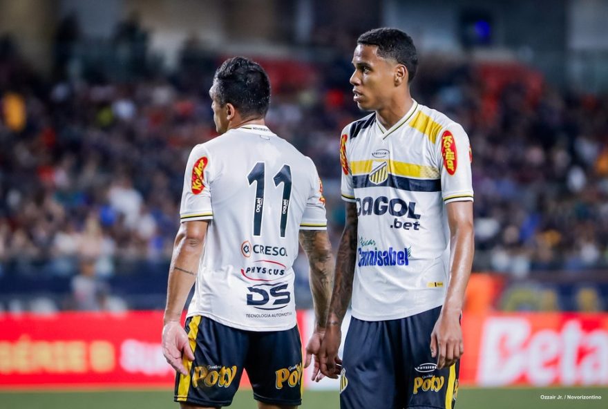 botafogo-enfrenta-impasse-na-negociacao-por-dantas-do-novorizontino3A-novas-opcoes-sao-consideradas-para-reforcar-a-zaga